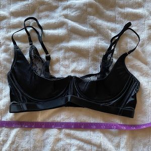Le Petit Trou Bralette NWOT